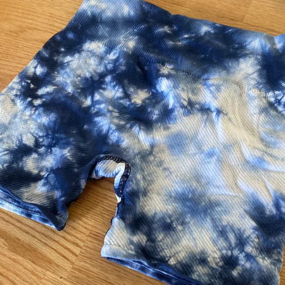 Sweaty Betty tie dye yoga set - Picture 2 of 5